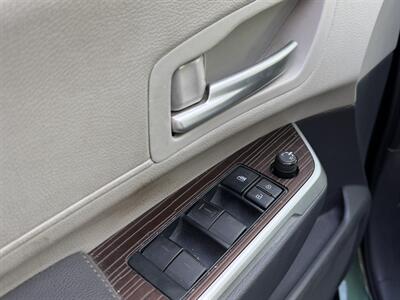 2021 Toyota Sienna XLE 8-Passenger - Photo 13 - College Point, NY 11356