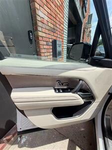 2023 Land Rover Range Rover P400 SE LWB - Photo 6 - College Point, NY 11356