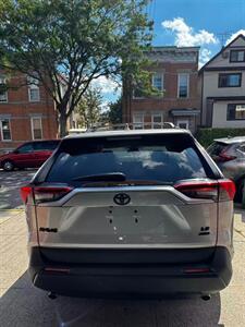 2021 Toyota RAV4 LE - Photo 5 - College Point, NY 11356