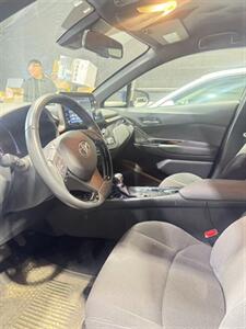2019 Toyota C-HR LE   - Photo 5 - College Point, NY 11356