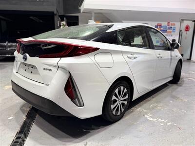 2022 Toyota Prius Prime Limited   - Photo 6 - College Point, NY 11356