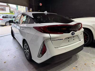 2022 Toyota Prius Prime Limited - Photo 4 - College Point, NY 11356