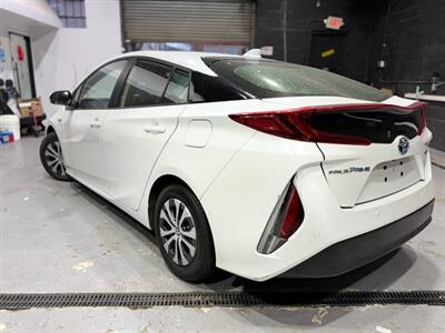 2022 Toyota Prius Prime Limited   - Photo 9 - College Point, NY 11356