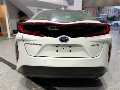 2022 Toyota Prius Prime Limited   - Photo 7 - College Point, NY 11356