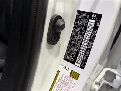 2022 Toyota Prius Prime Limited   - Photo 13 - College Point, NY 11356