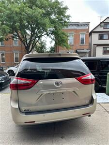 2016 Toyota Sienna XLE 7-Passenger - Photo 10 - College Point, NY 11356