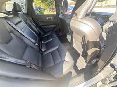2019 Volvo XC60 T5 Momentum - Photo 10 - College Point, NY 11356