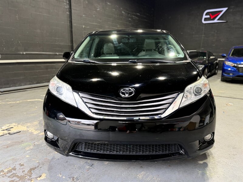 2012 Toyota Sienna XLE 7-Passenger   - Photo 1 - College Point, NY 11356