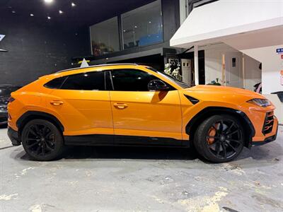 2021 Lamborghini Urus - Photo 2 - College Point, NY 11356