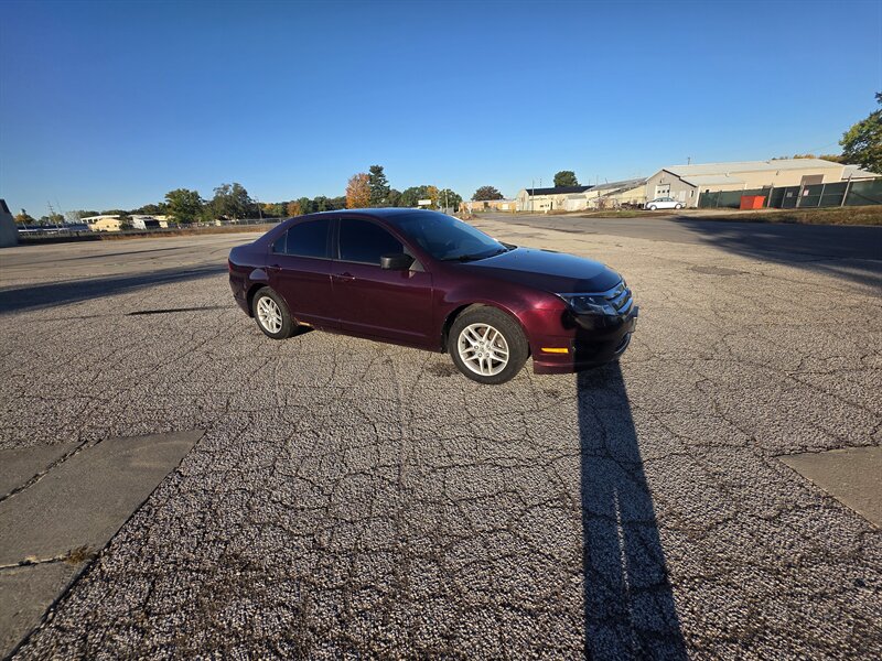 2011 Ford Fusion S  
