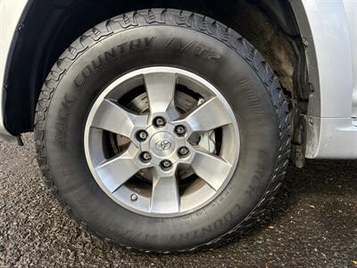 2013 Toyota 4Runner SR5 - Photo 24 - Portland, OR 97267