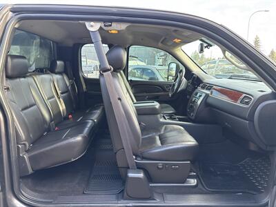 2011 GMC Sierra 2500HD SLT   - Photo 15 - Portland, OR 97267