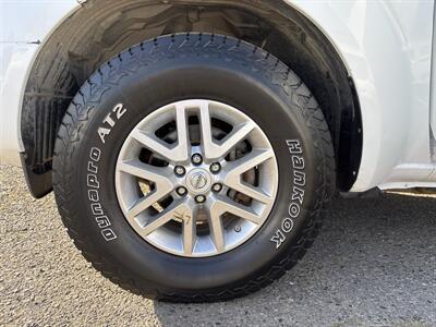 2014 Nissan Frontier SV V6   - Photo 19 - Portland, OR 97267