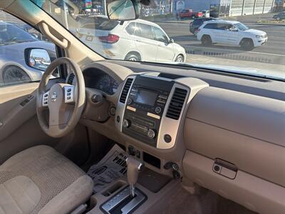 2014 Nissan Frontier SV V6   - Photo 16 - Portland, OR 97267