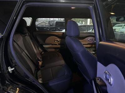 2017 Kia Soul EX   - Photo 18 - Portland, OR 97267