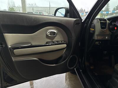 2017 Kia Soul EX   - Photo 9 - Portland, OR 97267