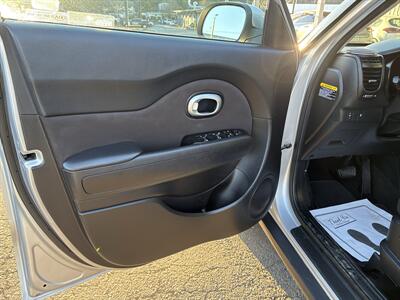 2018 Kia Soul +   - Photo 9 - Portland, OR 97267