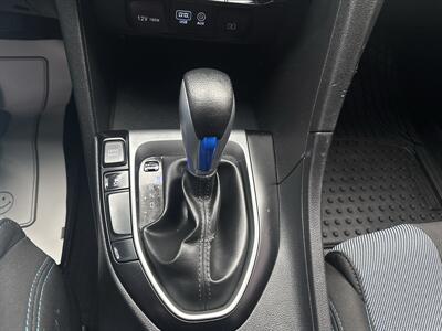 2019 Hyundai VELOSTER 2.0L   - Photo 16 - Portland, OR 97267