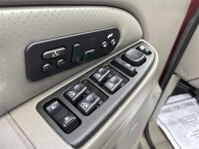 2003 Cadillac Escalade - Photo 10 - Portland, OR 97267