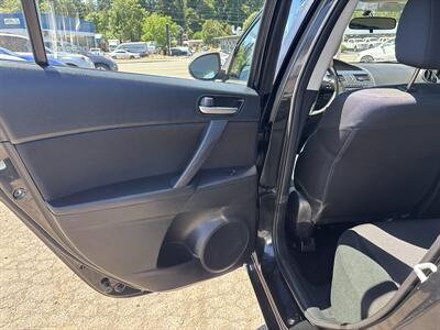 2012 Mazda Mazda3 i Touring - Photo 12 - Portland, OR 97267