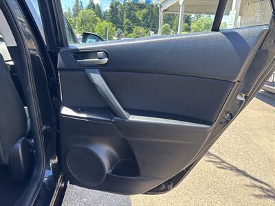 2012 Mazda Mazda3 i Touring - Photo 15 - Portland, OR 97267