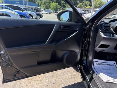 2012 Mazda Mazda3 i Touring - Photo 9 - Portland, OR 97267