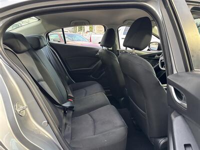 2015 Mazda Mazda3 i Sport   - Photo 15 - Portland, OR 97267