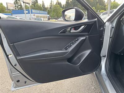 2015 Mazda Mazda3 i Sport   - Photo 9 - Portland, OR 97267