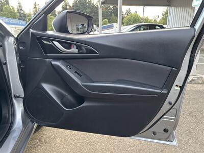 2015 Mazda Mazda3 i Sport   - Photo 16 - Portland, OR 97267
