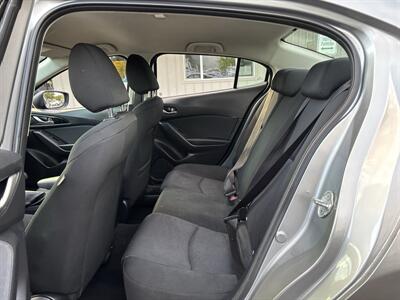 2015 Mazda Mazda3 i Sport   - Photo 12 - Portland, OR 97267