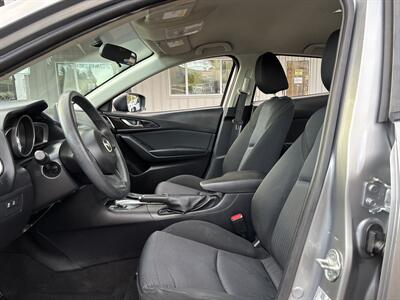 2015 Mazda Mazda3 i Sport   - Photo 10 - Portland, OR 97267
