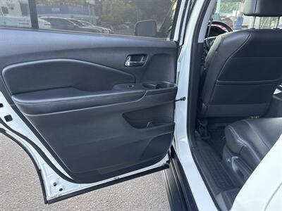 2017 Honda Pilot Elite   - Photo 11 - Portland, OR 97267