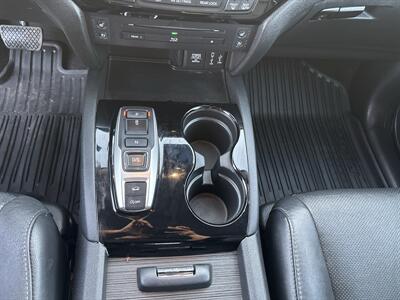 2017 Honda Pilot Elite   - Photo 22 - Portland, OR 97267