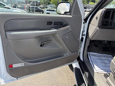 2004 GMC Yukon Denali - Photo 9 - Portland, OR 97267
