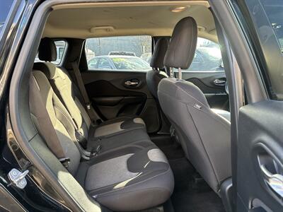 2017 Jeep Cherokee Sport   - Photo 18 - Portland, OR 97267