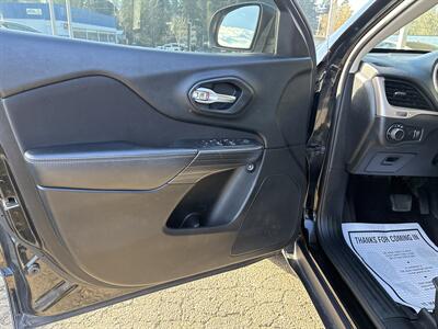 2017 Jeep Cherokee Sport   - Photo 9 - Portland, OR 97267