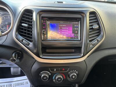 2017 Jeep Cherokee Sport   - Photo 23 - Portland, OR 97267