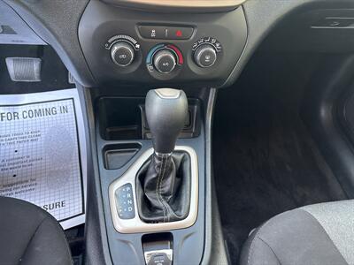 2017 Jeep Cherokee Sport   - Photo 24 - Portland, OR 97267