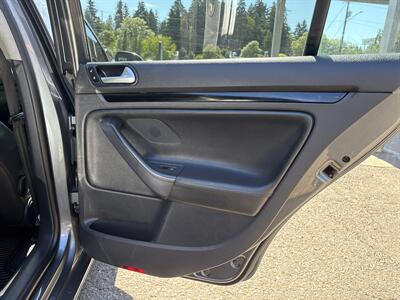 2014 Volkswagen Jetta SportWagen TDI - Photo 16 - Portland, OR 97267