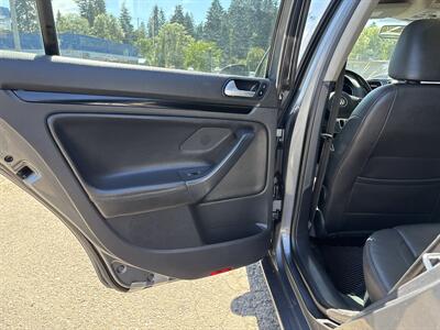 2014 Volkswagen Jetta SportWagen TDI - Photo 12 - Portland, OR 97267