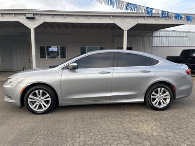 2015 Chrysler 200 Limited - Photo 4 - Portland, OR 97267