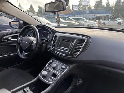 2015 Chrysler 200 Limited - Photo 15 - Portland, OR 97267