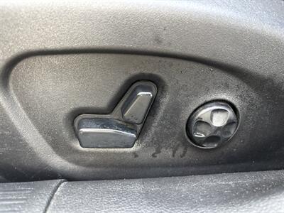 2015 Chrysler 200 Limited - Photo 11 - Portland, OR 97267