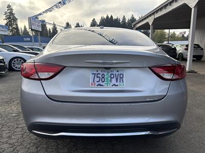 2015 Chrysler 200 Limited - Photo 6 - Portland, OR 97267