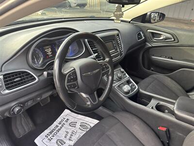 2015 Chrysler 200 Limited - Photo 10 - Portland, OR 97267