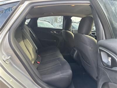 2015 Chrysler 200 Limited - Photo 14 - Portland, OR 97267