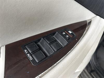 2010 Lexus ES 350   - Photo 9 - Portland, OR 97267