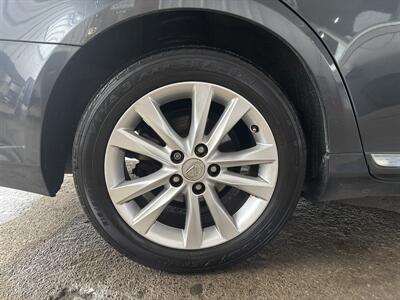 2010 Lexus ES 350   - Photo 24 - Portland, OR 97267