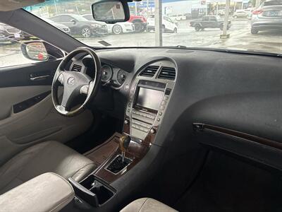 2010 Lexus ES 350   - Photo 16 - Portland, OR 97267