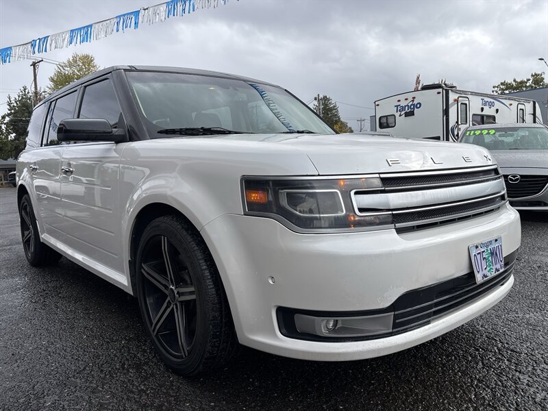2014 Ford Flex Limited   - Photo 1 - Portland, OR 97267